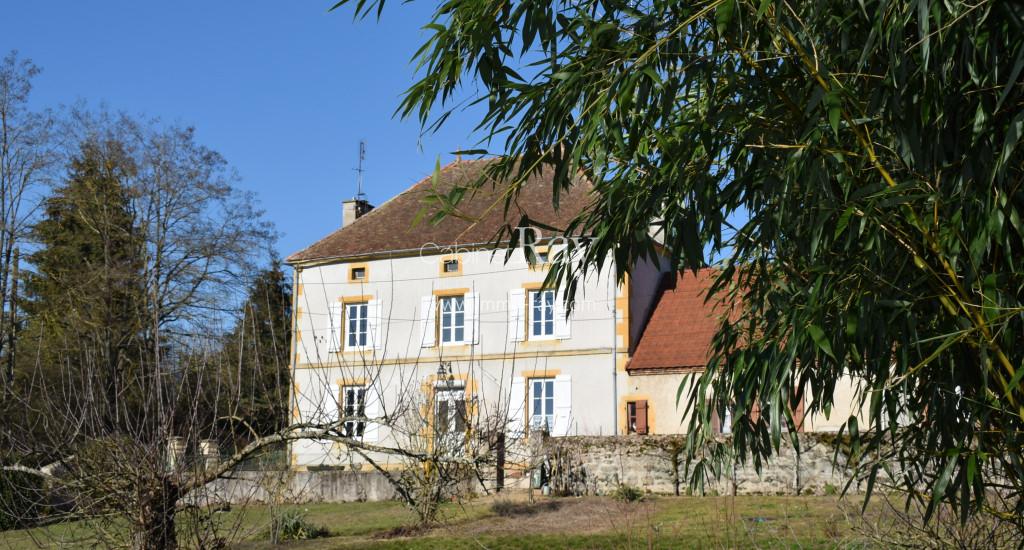 Sudburgund Gueugnon 15 Min Paray Le Monial 40 Min Verfugbares