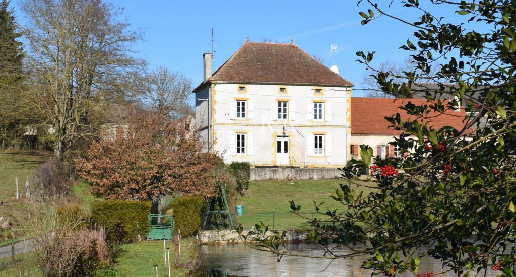 Sudburgund Gueugnon 15 Min Paray Le Monial 40 Min Verfugbares