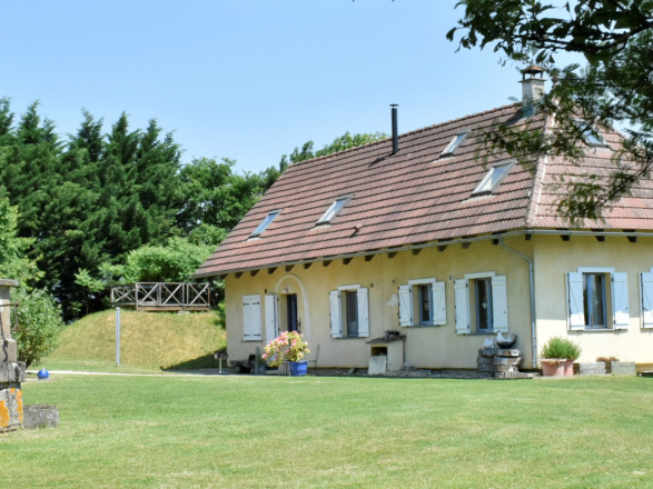 Bresse Bourguignonne. PROPRIÉTÉ BRESSANE SUR 3 HA AVEC MAISON D’AMIS-VENDU