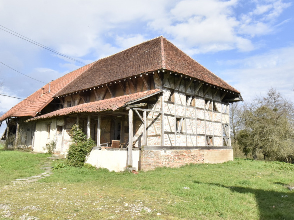 Bresse Bourguignonne. BELLE DEMEURE BRESSANE 17ème