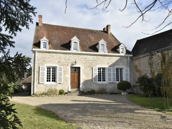 Paray le Monial 15 min. PROPRIÉTÉ DE FAMILLE AVEC MAISON D’AMIS