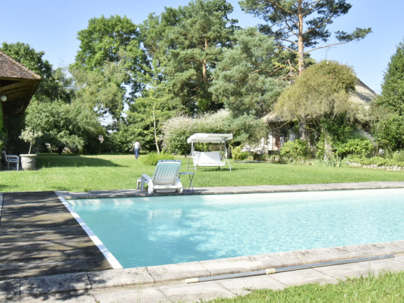 Bresse Bourguignonne. PROPRIÉTÉ 19ème AVEC PISCINE - VENDU