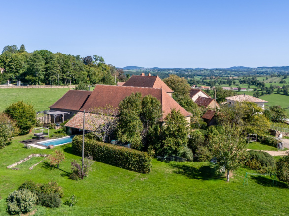Paray le Monial 15 min. PROPRIÉTÉ D’EXCEPTION SUR 1 HA EN BRIONNAIS