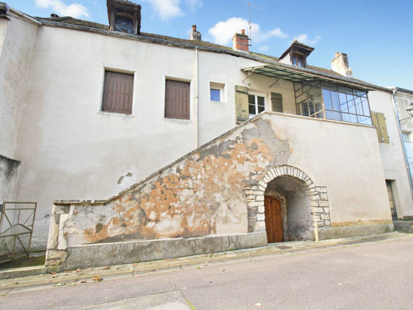 Givry. ANCIENNE MAISON DE VIGNERON À RÉNOVER