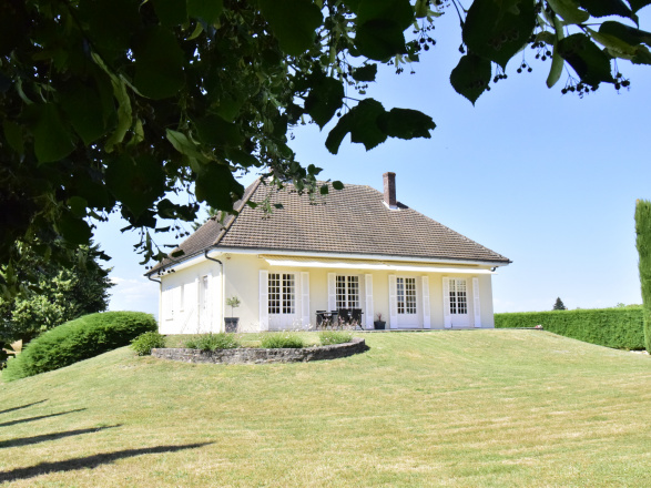 Chalon S/Saône 10 min. BELLE VILLA TRES BIEN ENTRETENUE