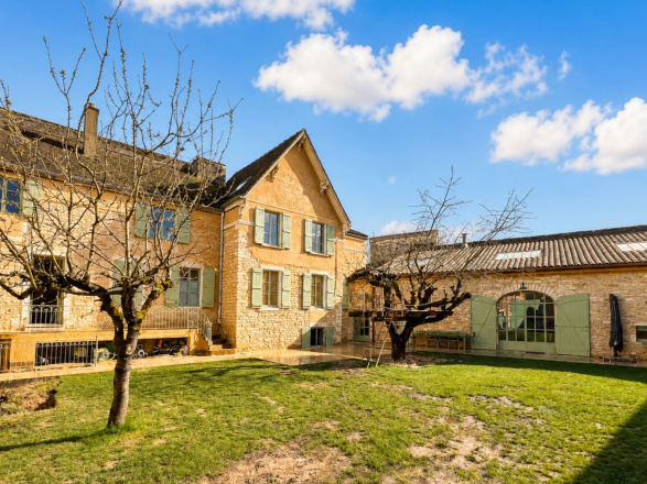 Givry. BELLE DEMEURE EN PIERRE EN CÔTE CHALONNAISE
