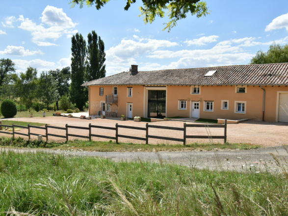 Bresse de l'Ain. BELLE DEMEURE BRESSANE RÉNOVÉE