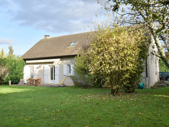 PROCHE GIVRY. VILLA AU CALME - SOUS COMPROMIS